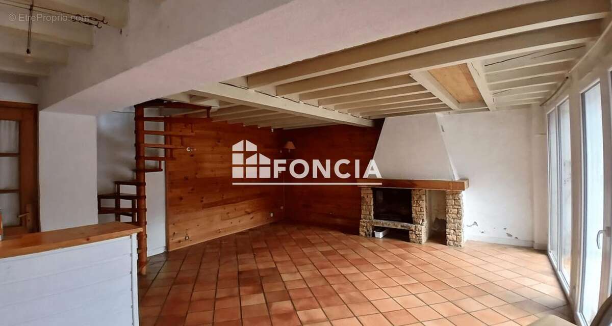 Maison à SAINT-PIERRE-DE-MESAGE