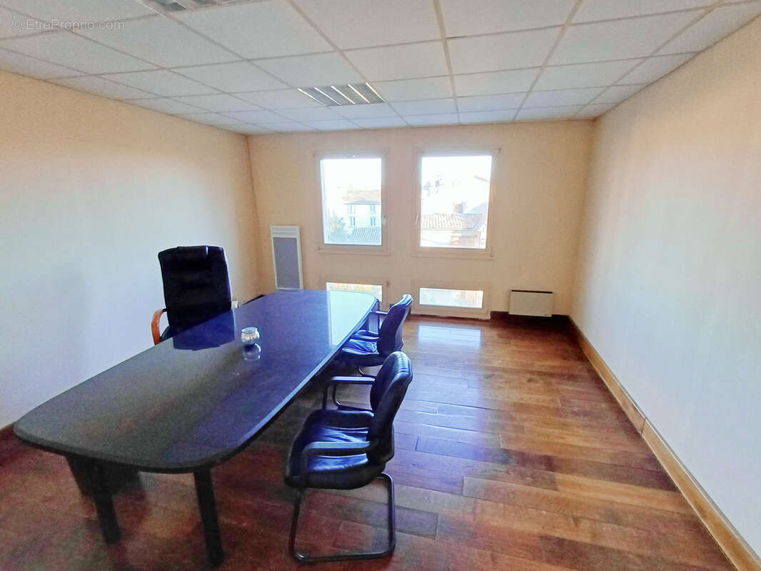 Aubenas - local professionnel 142m2 - photo 2