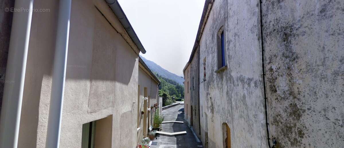 Maison à SALVEZINES