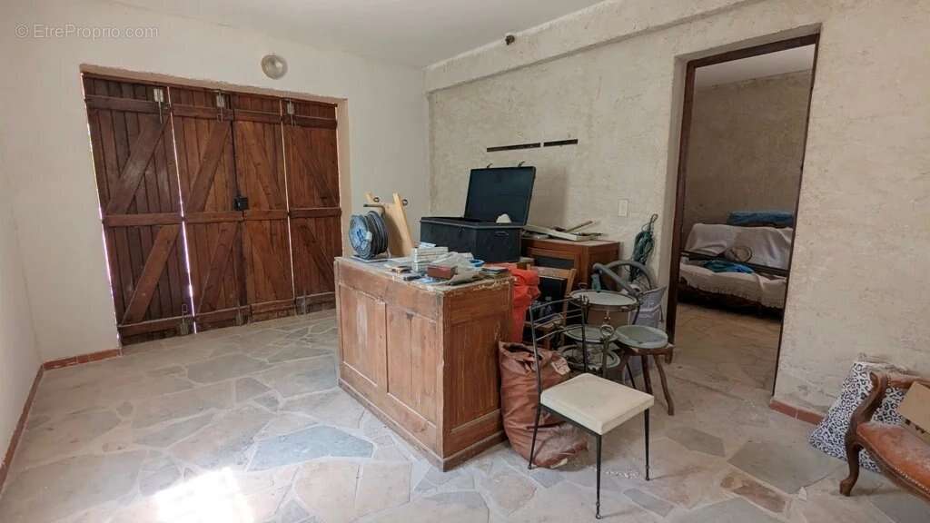 Maison à ENTRECASTEAUX