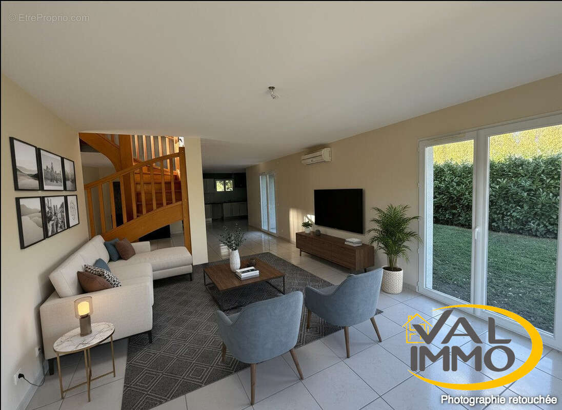 Photographie retouchée - Maison à TOURNEFEUILLE