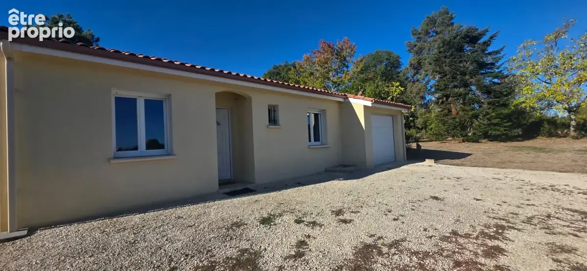 Maison de plain pied récente avec 2 chambres, garage et terrain de 1000 m2 - photo 1