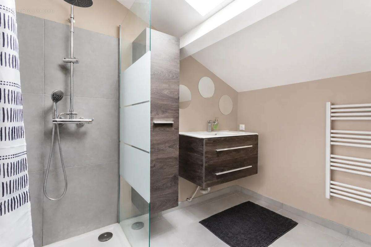 Maison rénovée de 285 m² avec 3 logements à Tourcoing - photo 11