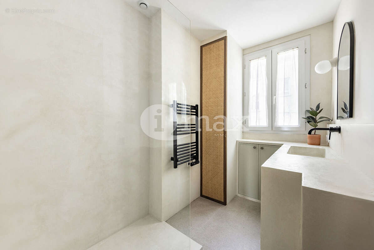 Appartement à LEVALLOIS-PERRET