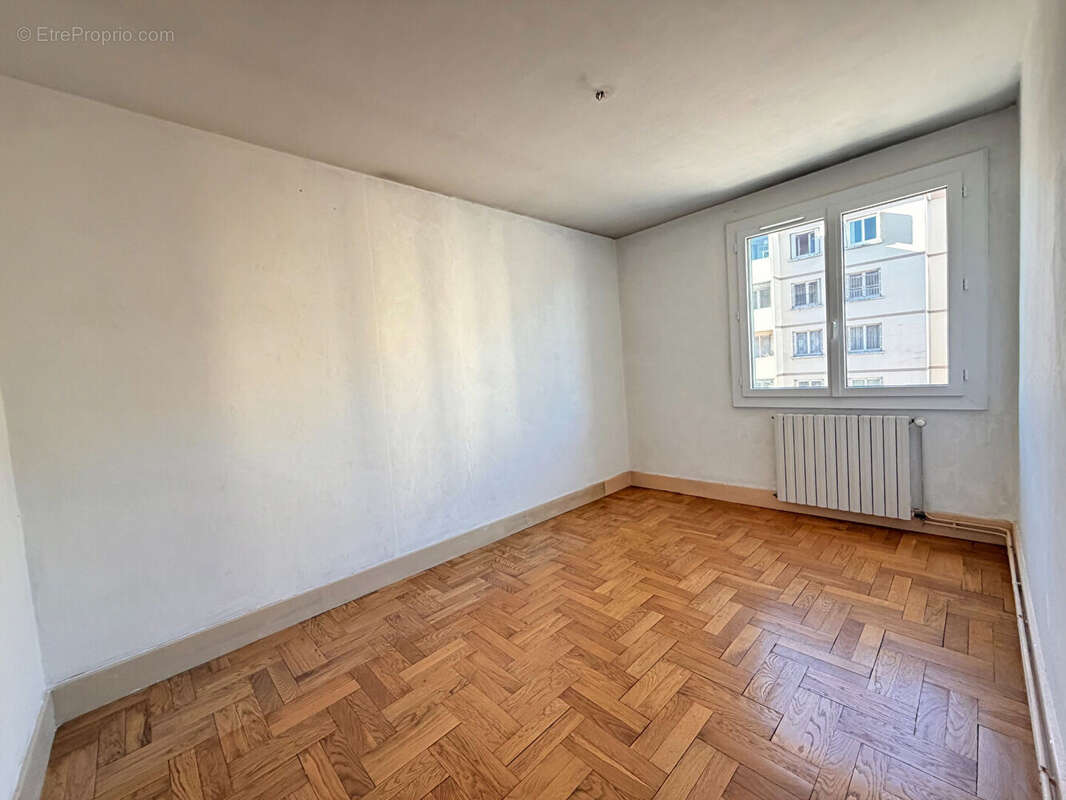 Appartement à LYON-8E