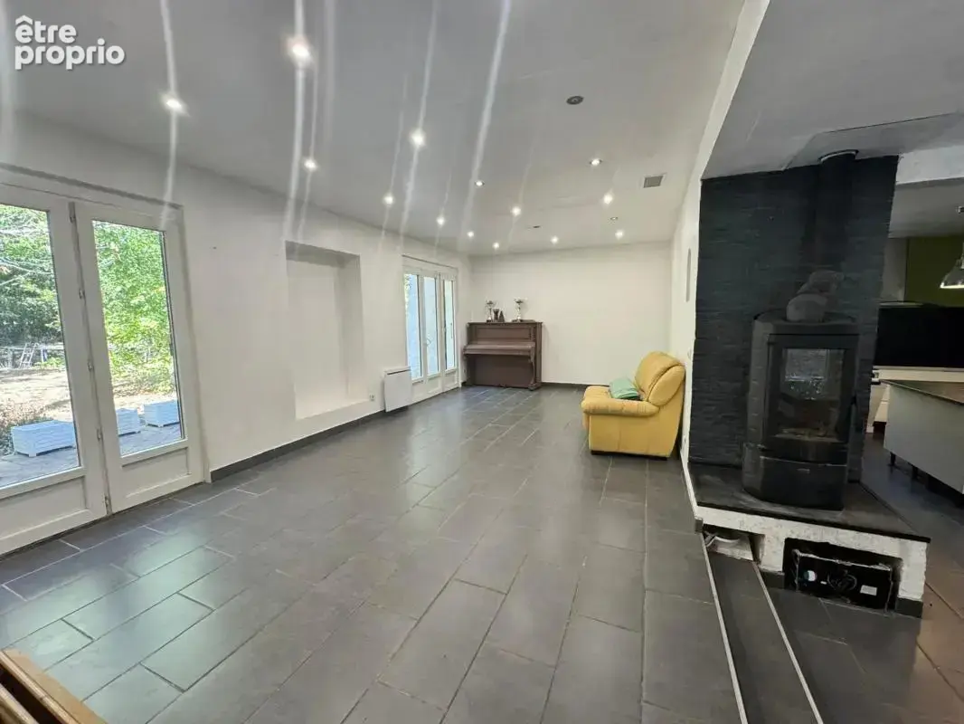 maison familiale de 132 m² sur un terrain 2 700 m² - photo 5