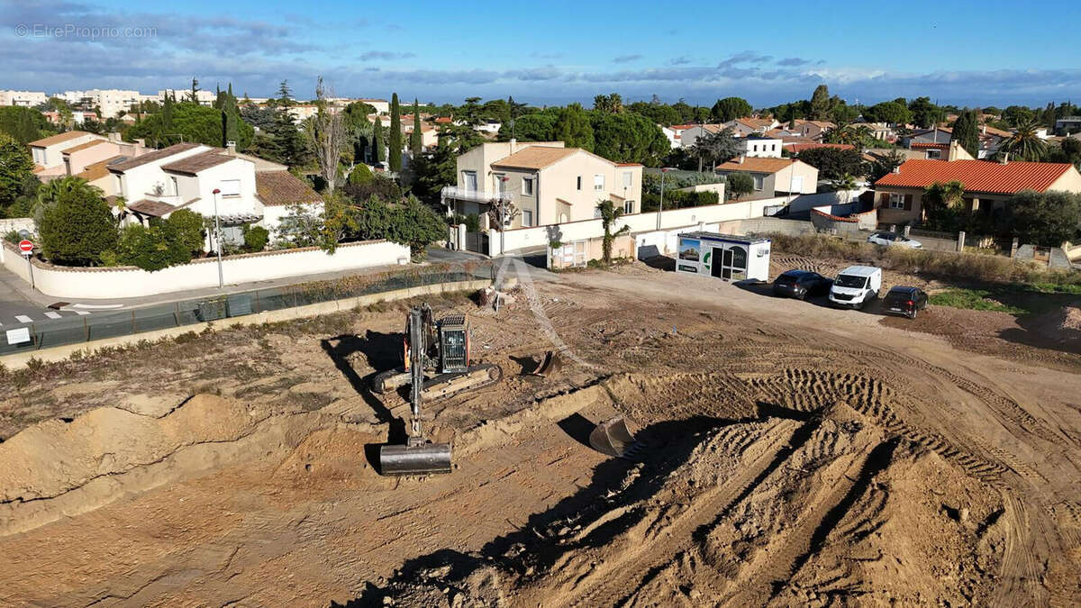 NARBONNE. NEUF - Grand T2 avec terrasse/loggia et PARKING privatif. - photo 5