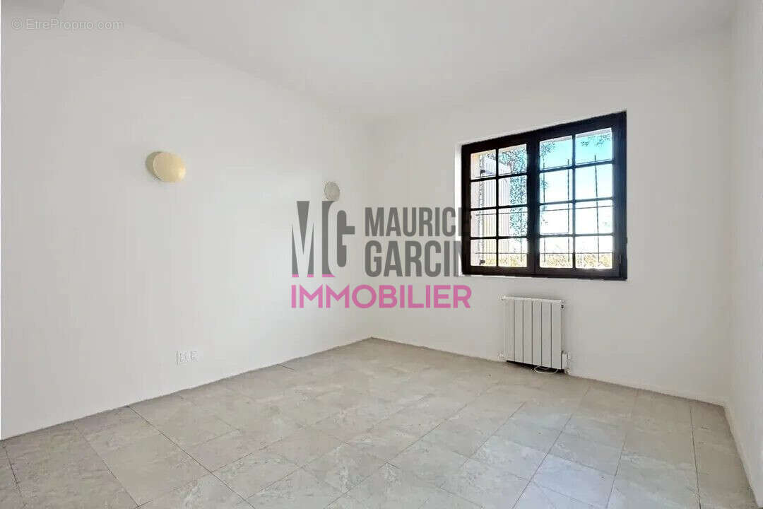 Maison à PERNES-LES-FONTAINES