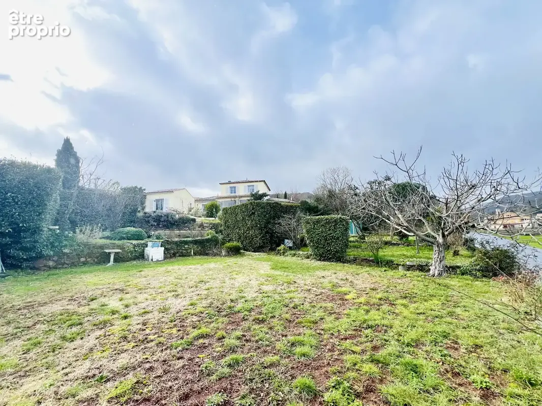 Villa T4 de 147m2 avec vue ,piscine, garage sur 1200m2 de terrain - photo 2