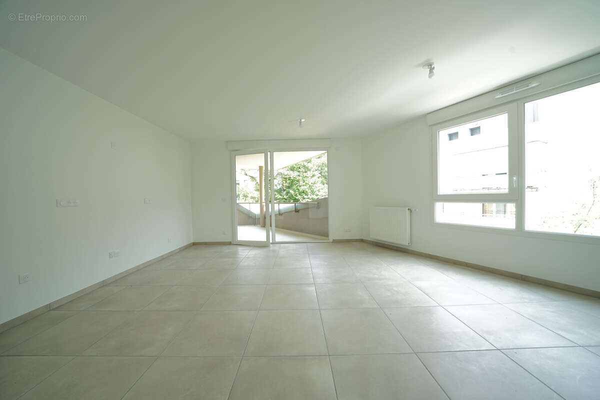 Appartement à MEYLAN