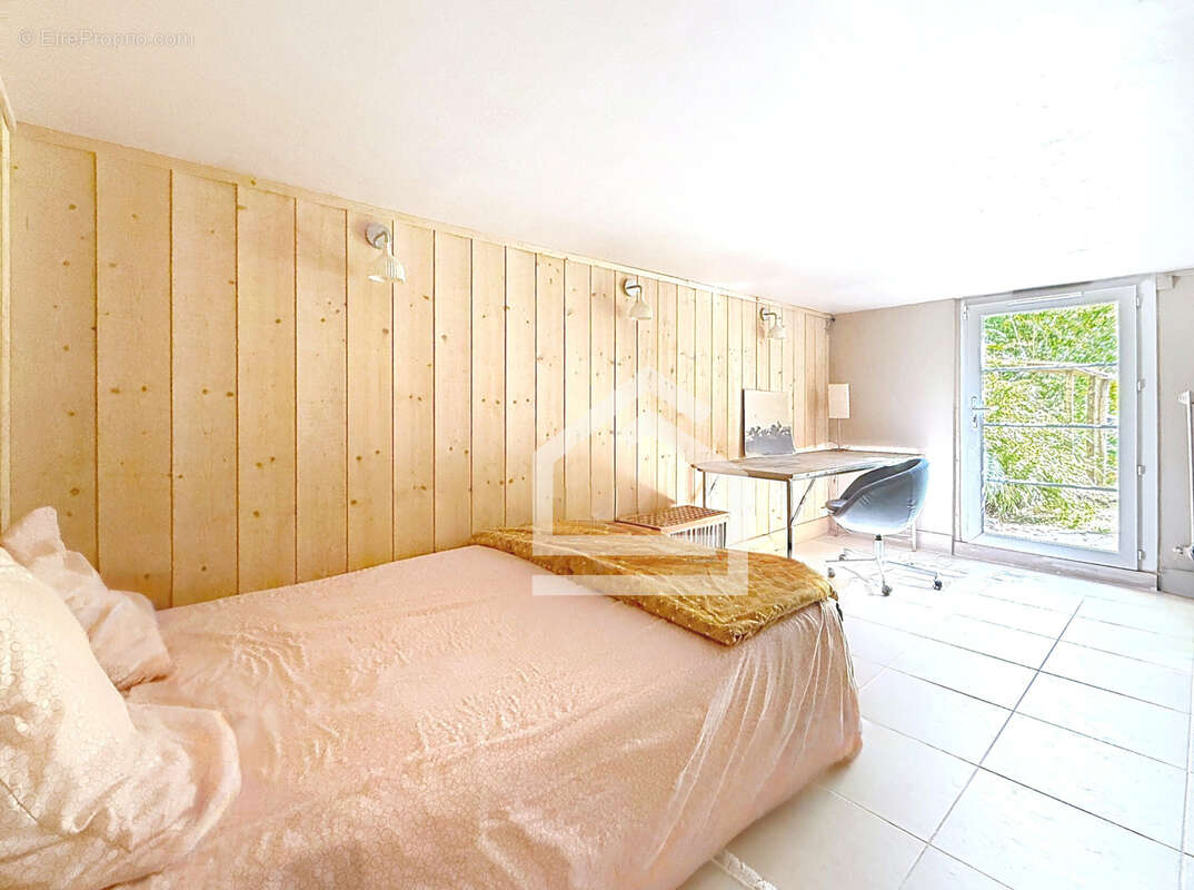 Maison Familiale des années 30 avec un beau jardin et une piscine. - photo 32