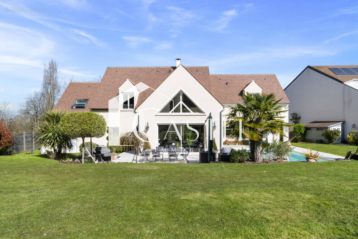 Maison à MORAINVILLIERS