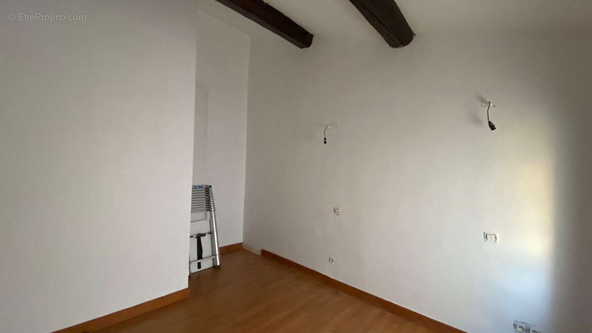 Appartement à LEZIGNAN-CORBIERES