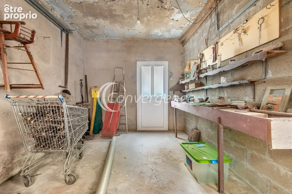 A rénover, maison de ville avec 4 chambres et garage - photo 8