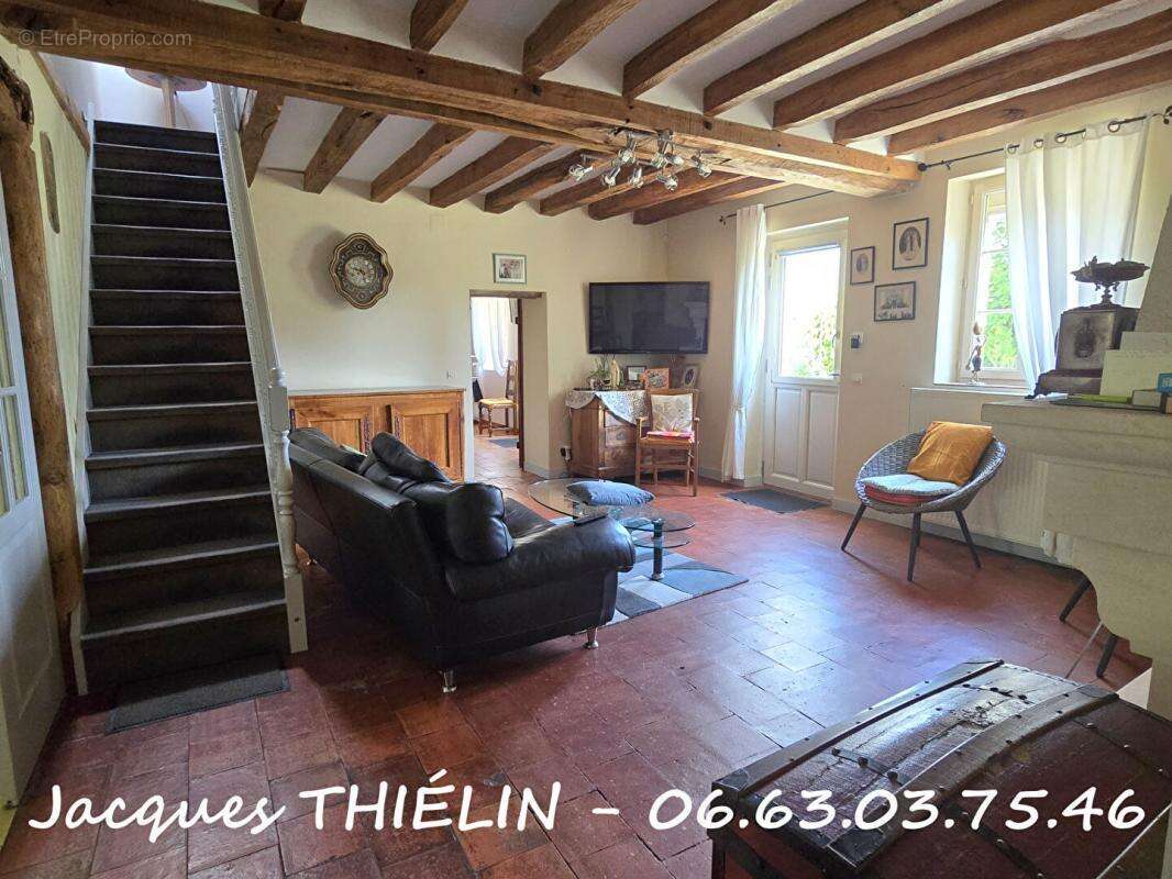 Maison à LONGUE-JUMELLES