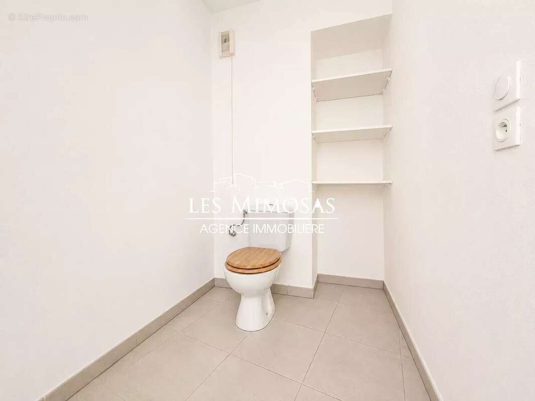 Appartement à ROQUEBRUNE-SUR-ARGENS