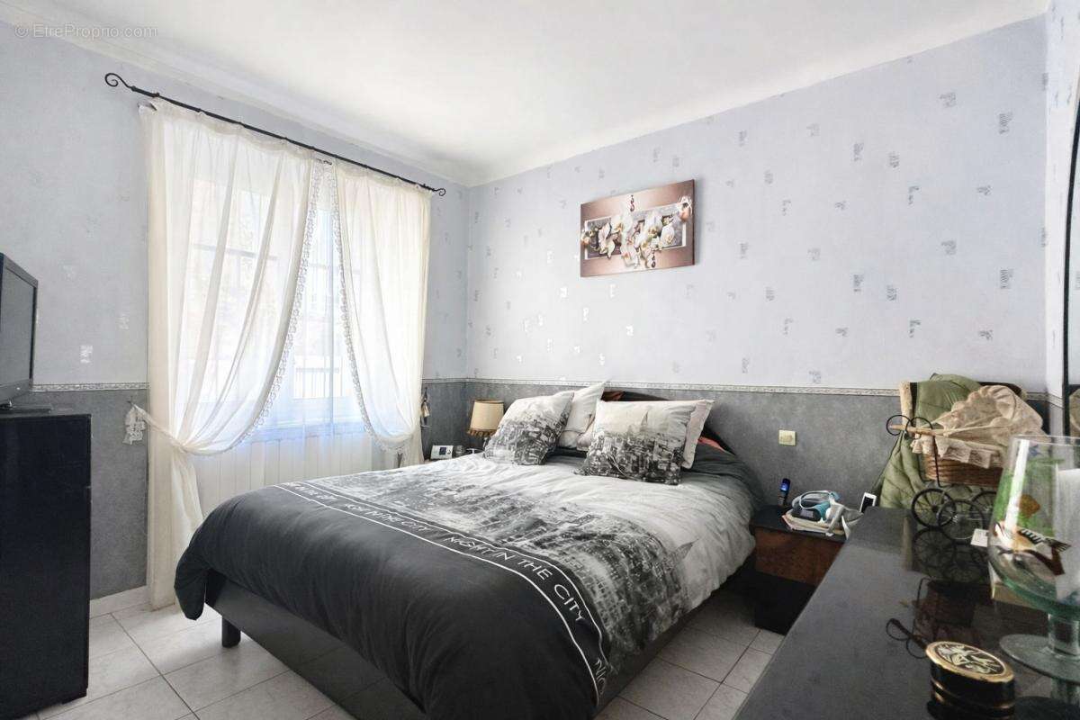 Maison à CASSAGNES-BEGONHES