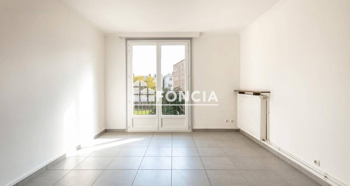 Appartement à FONTAINE