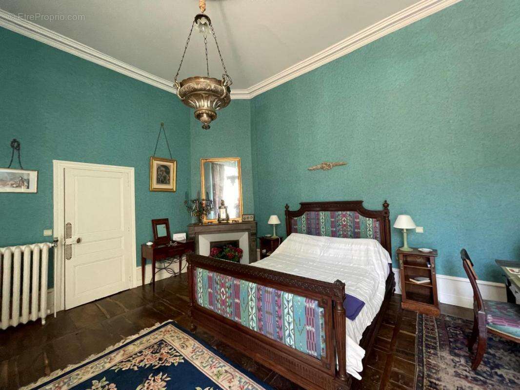 Maison à CHAMPAGNAC-DE-BELAIR