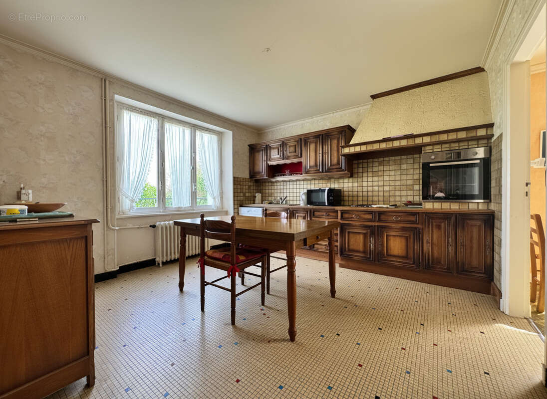 Maison à SAINT-THONAN