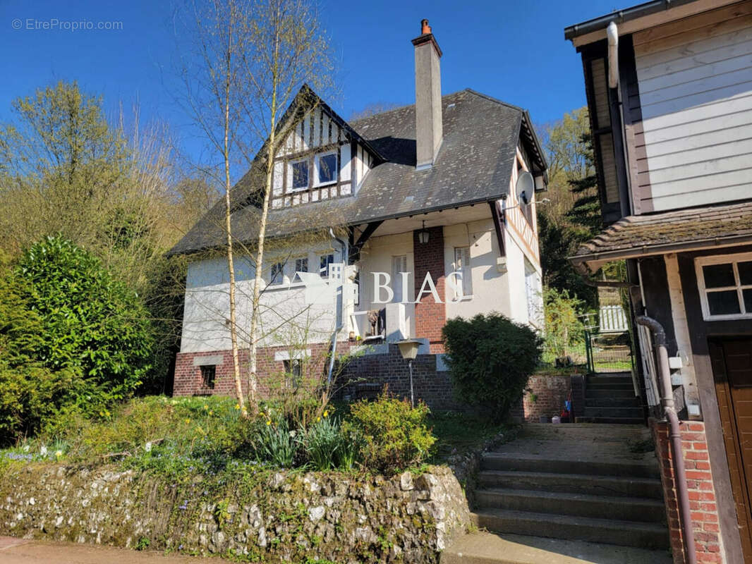 Autre à SAINT-PIERRE-DE-VARENGEVILLE