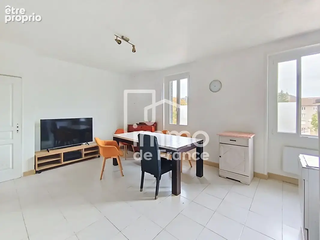 Ambérieu-en-Bugey : immeuble de rapport de 6 appartements et 1 local, à proximité immédiate de la gare - photo 3