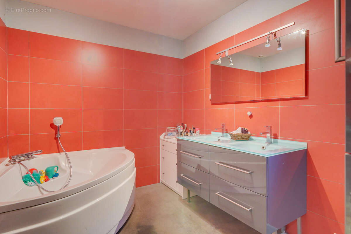 Maison à SAINT-MARTIN-DE-LAYE