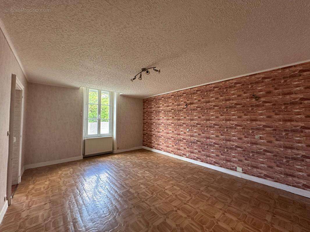 Maison de bourg  de 123 m² à Vicq sur Nahon (36600) - photo 5