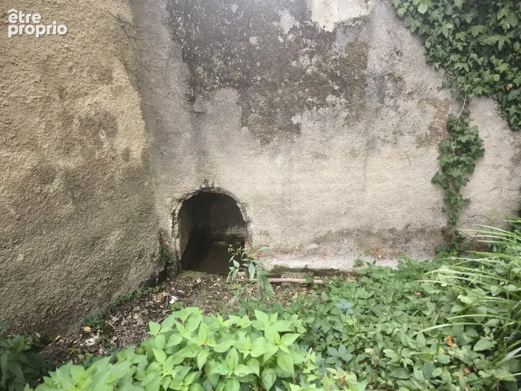 Ferme avec 2 ha et eau naturelle, a 2 km du centre ville - photo 16