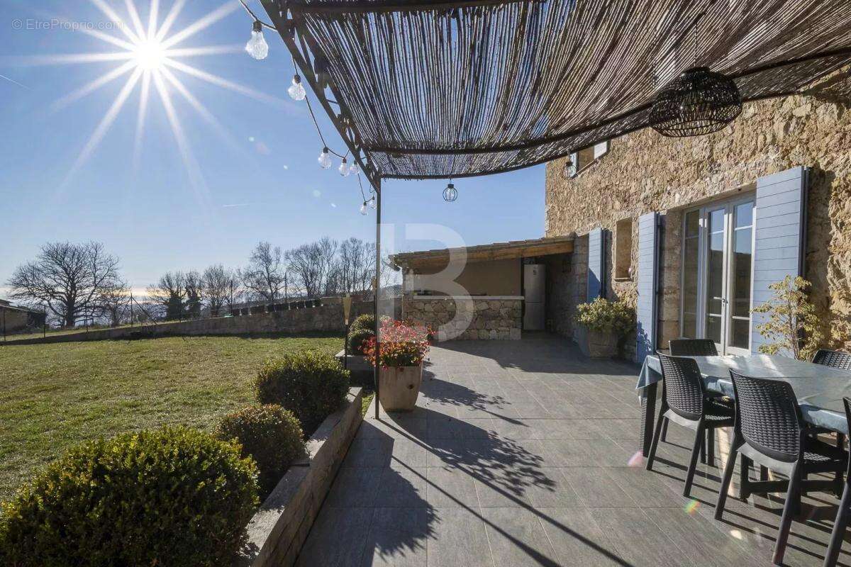 Maison à TOURRETTES-SUR-LOUP