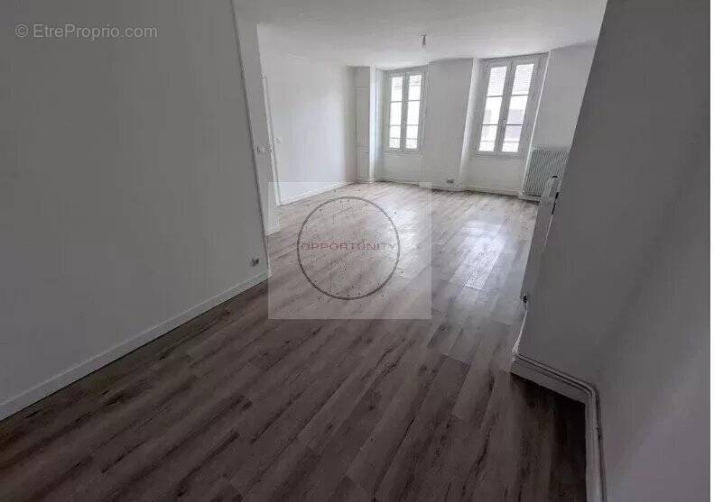 Photo Appartement à Melun au prix de 123 760€