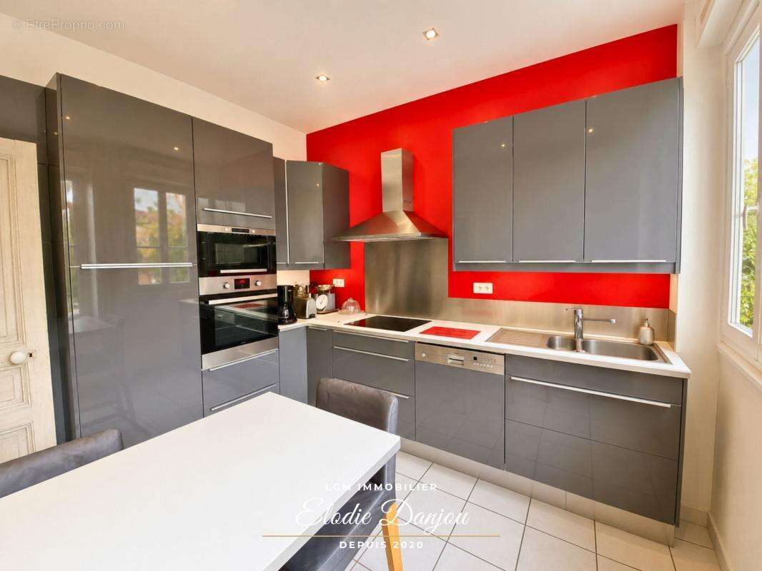 Maison de caractère avec jardin clos, garage en centre-ville de Vendôme - photo 4