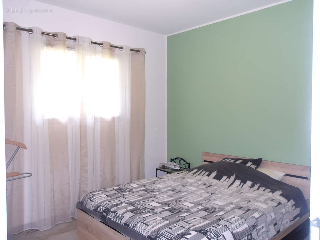 Maison à ESPINASSES