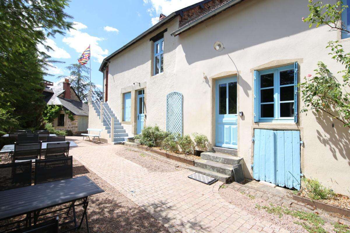 Maison à CUSSY-EN-MORVAN