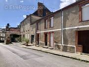 Maison à LUSSAC-LES-EGLISES