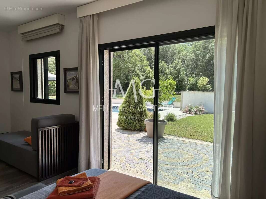 Maison à MONTAUROUX