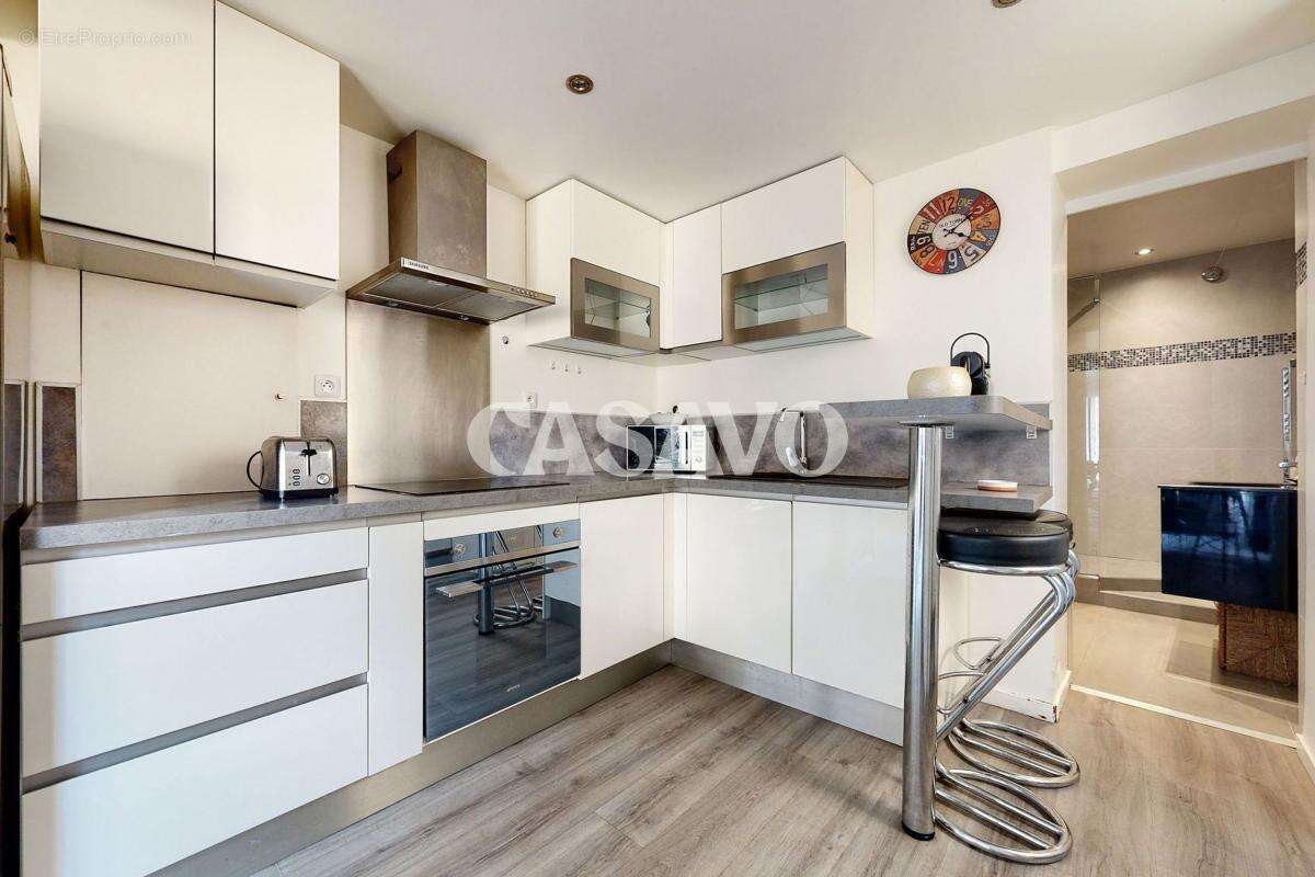 Appartement à PARIS-18E