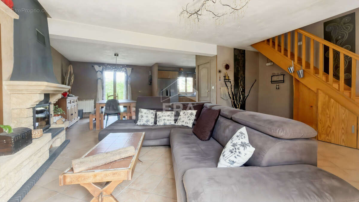 Maison à SAINT-FARGEAU-PONTHIERRY