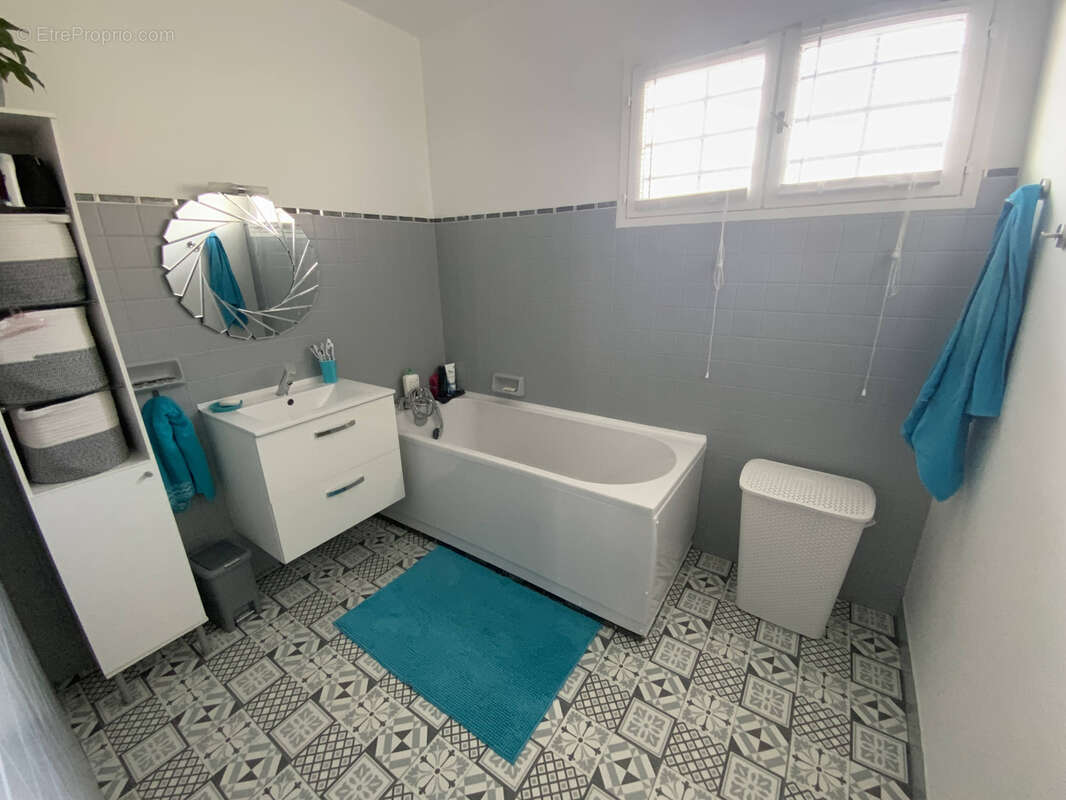 Maison à SAINT-BONNET-DE-MURE