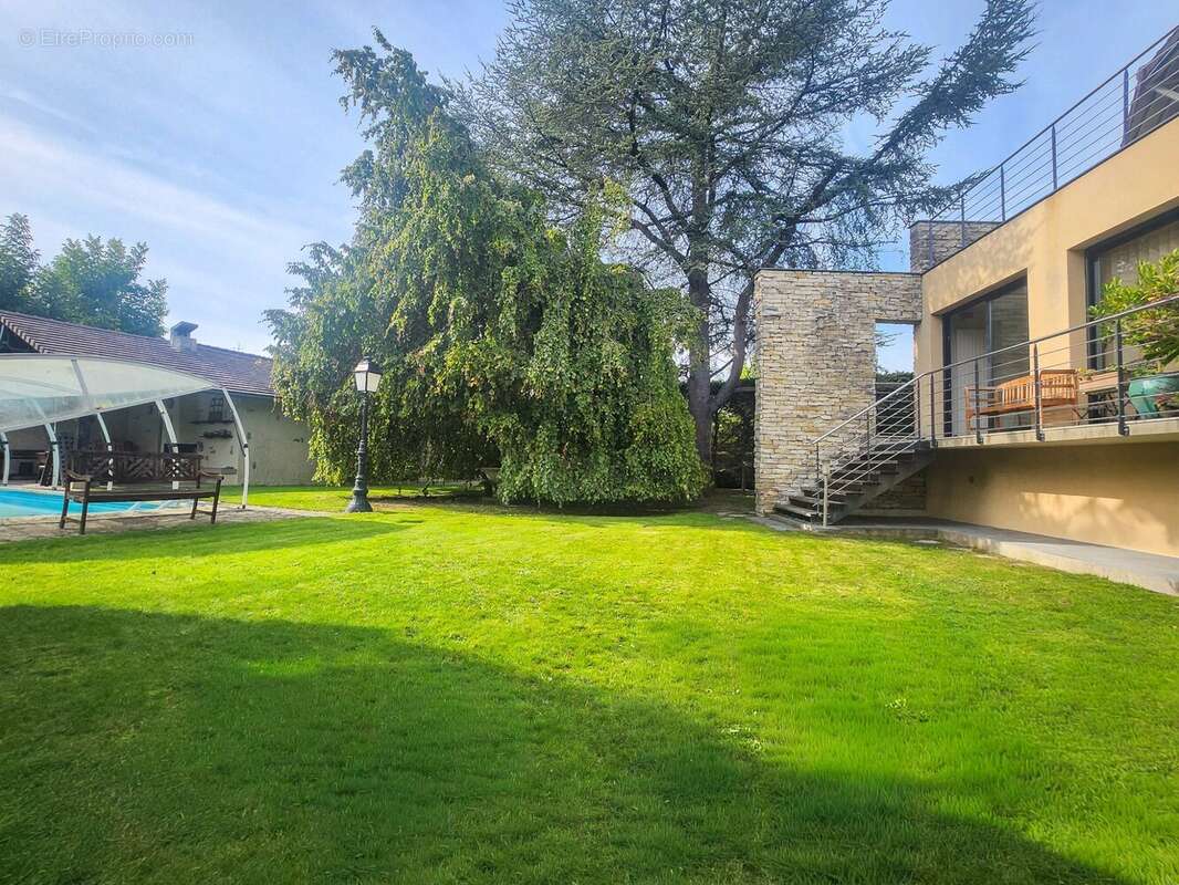 Maison à VIRY-CHATILLON