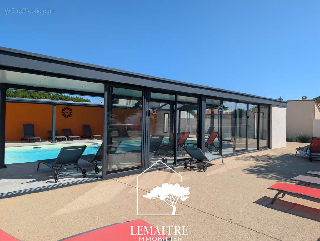 Maison de plain-pied   45 m2   2 chambres   Terrasse   Parking   Résidence sécurisée avec piscine - photo 23