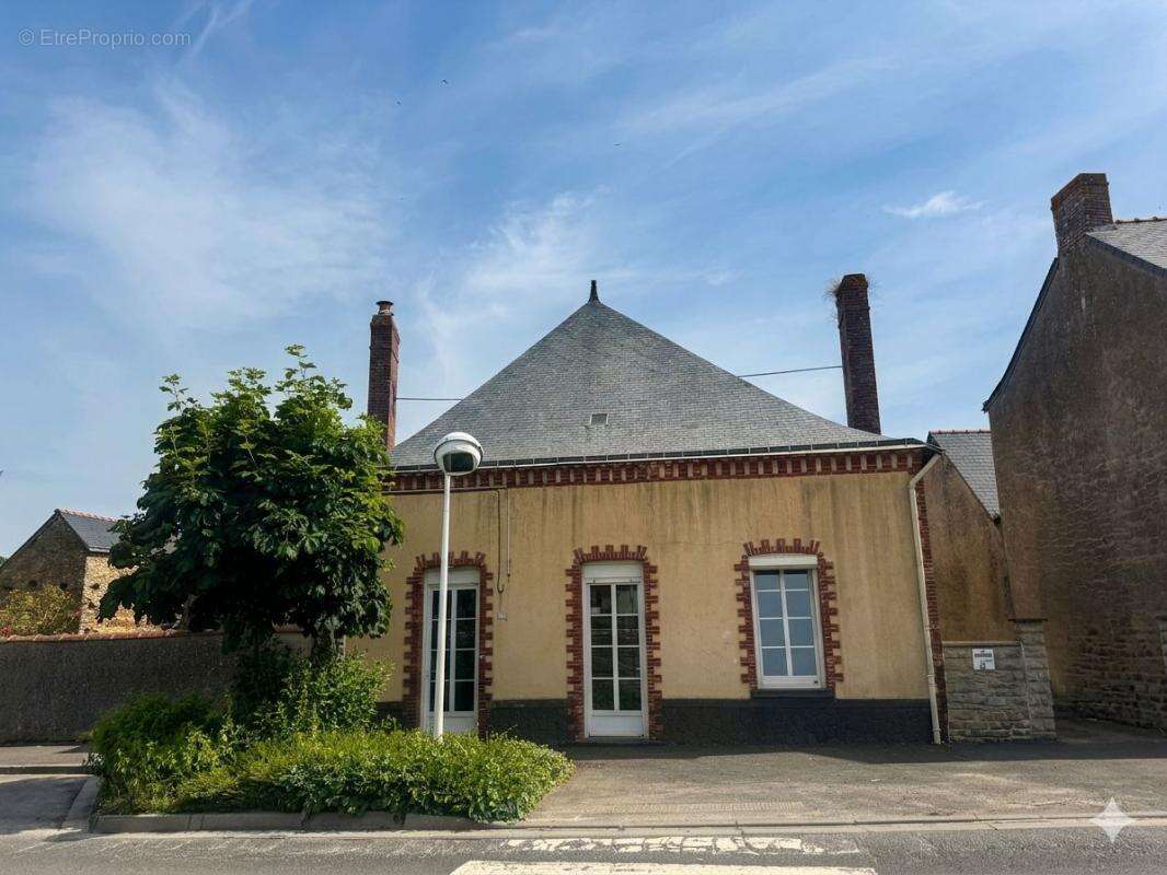 Maison à LA CHAPELLE-GLAIN