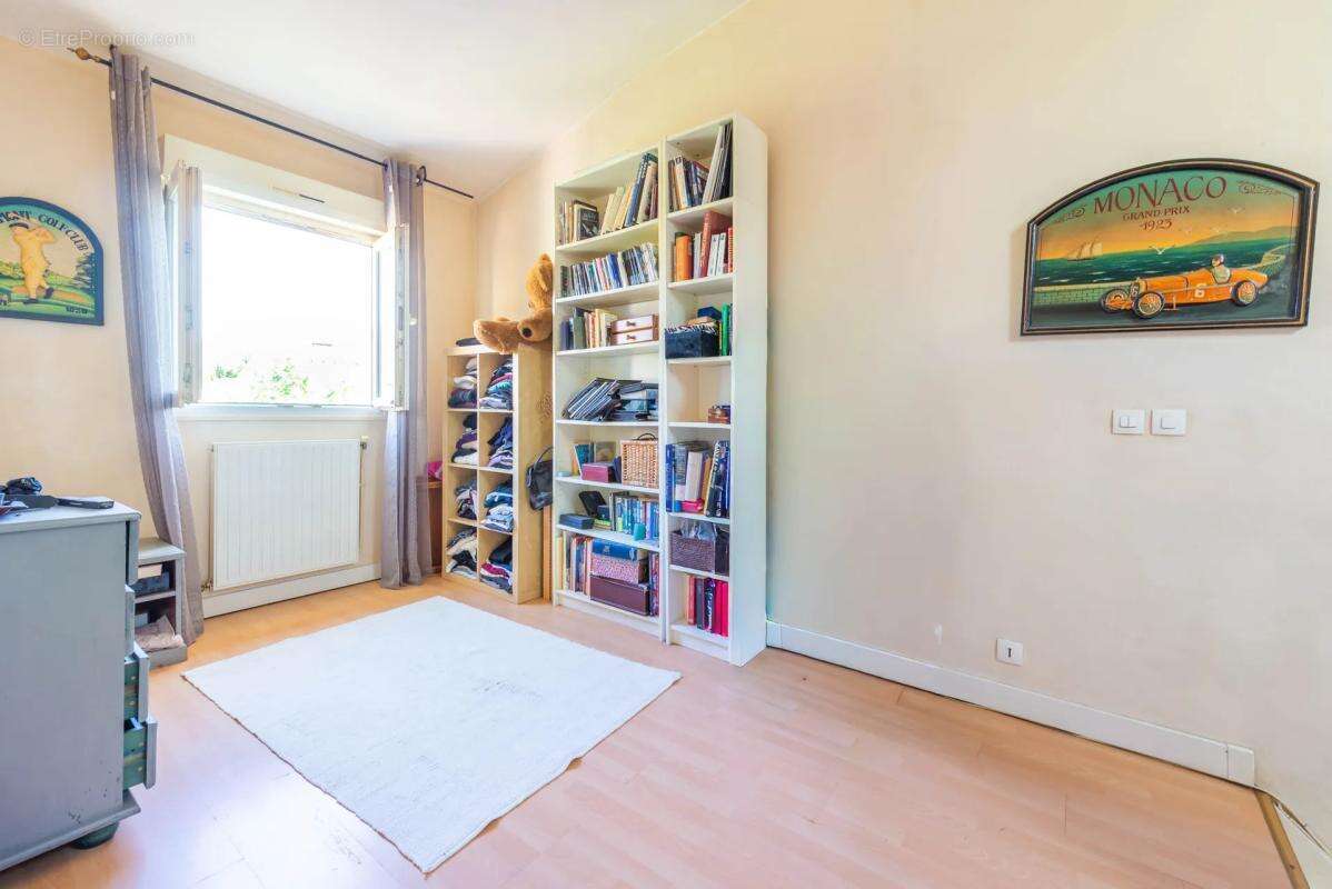 Maison de 5 pièces de 161 m² à Suresnes - photo 10
