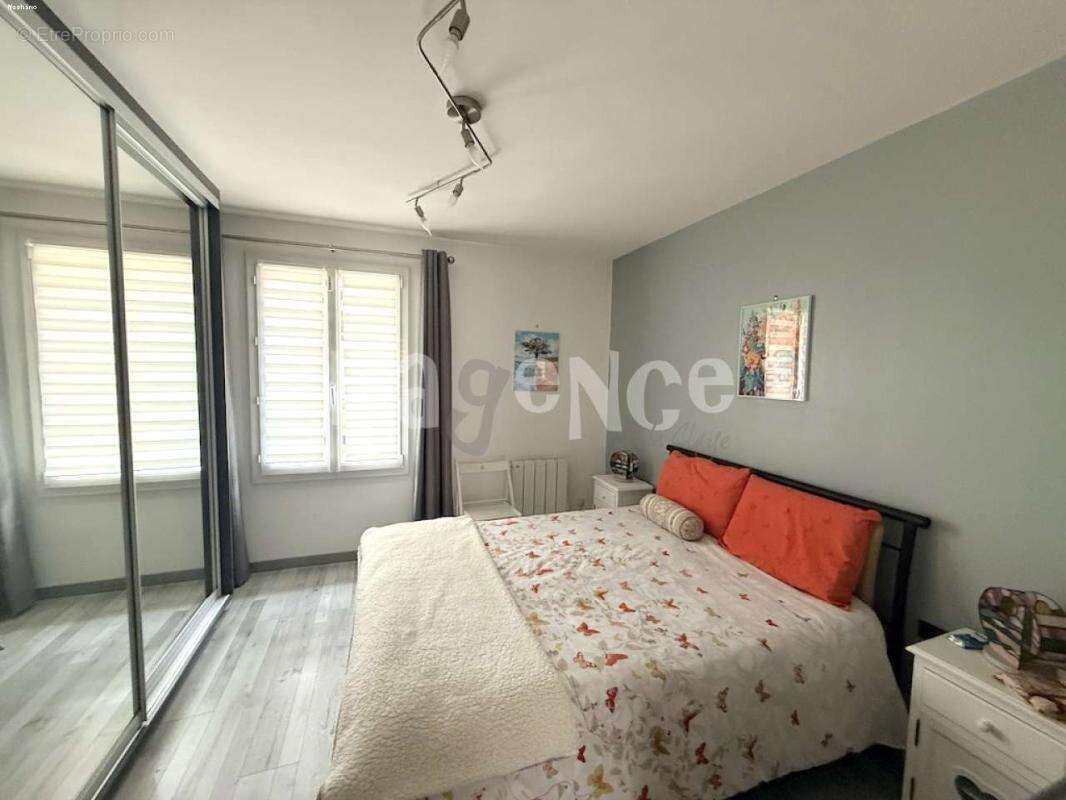 Maison à CLAYE-SOUILLY