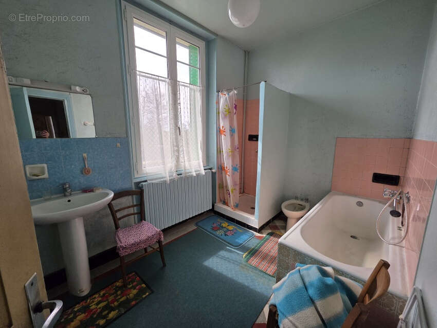 Maison à SAINT-GERVAIS-D'AUVERGNE