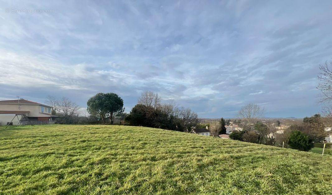 Terrain à GENISSAC