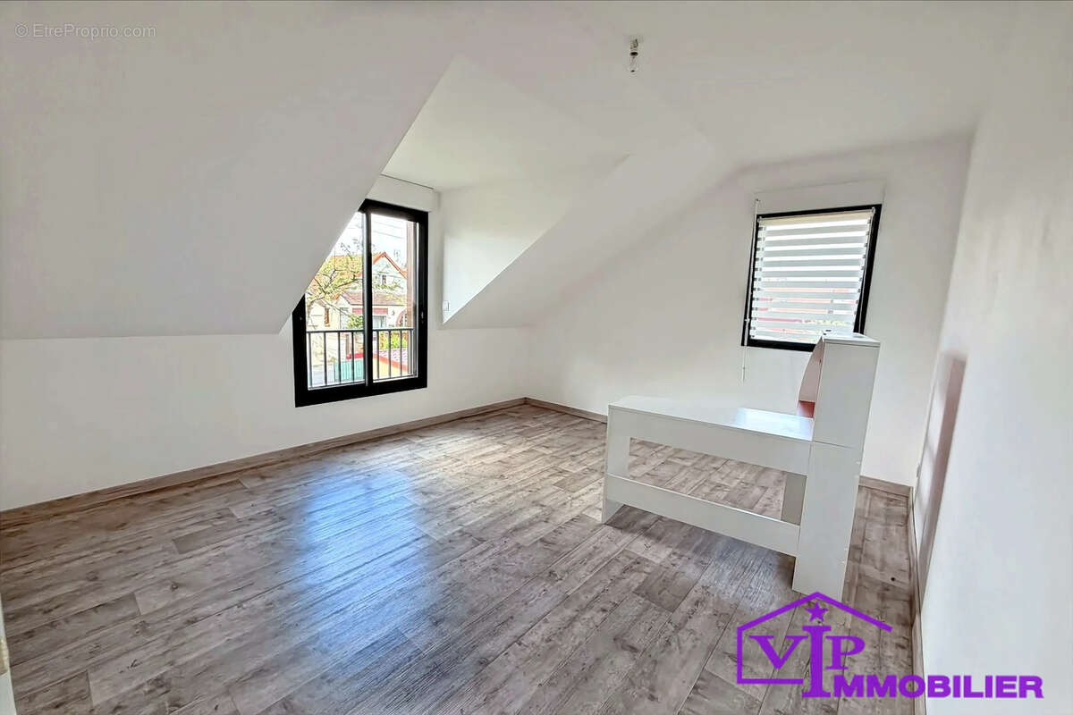 Maison  brique/silex de 158 m² - photo 6
