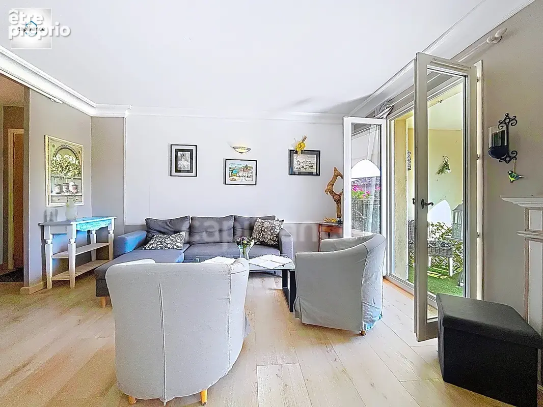 Domaine et golf de Pont royal appartement de 64 m² .  Terrasse avec vue dégagée,  Piscine résidentielle, Garage box fermé, cave - photo 4