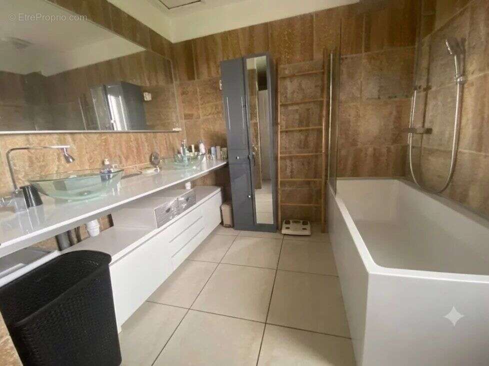Maison 135 m² à Ampus  - photo 7