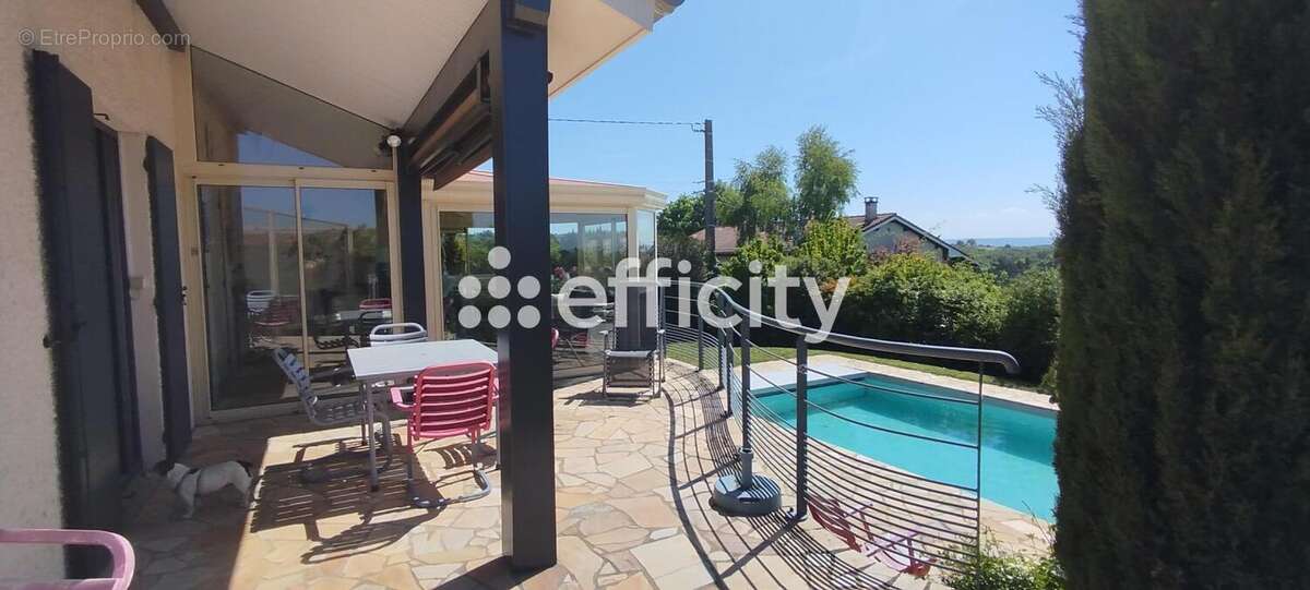 Maison 115 m² à Saint-Medard-En-Forez  - photo 4